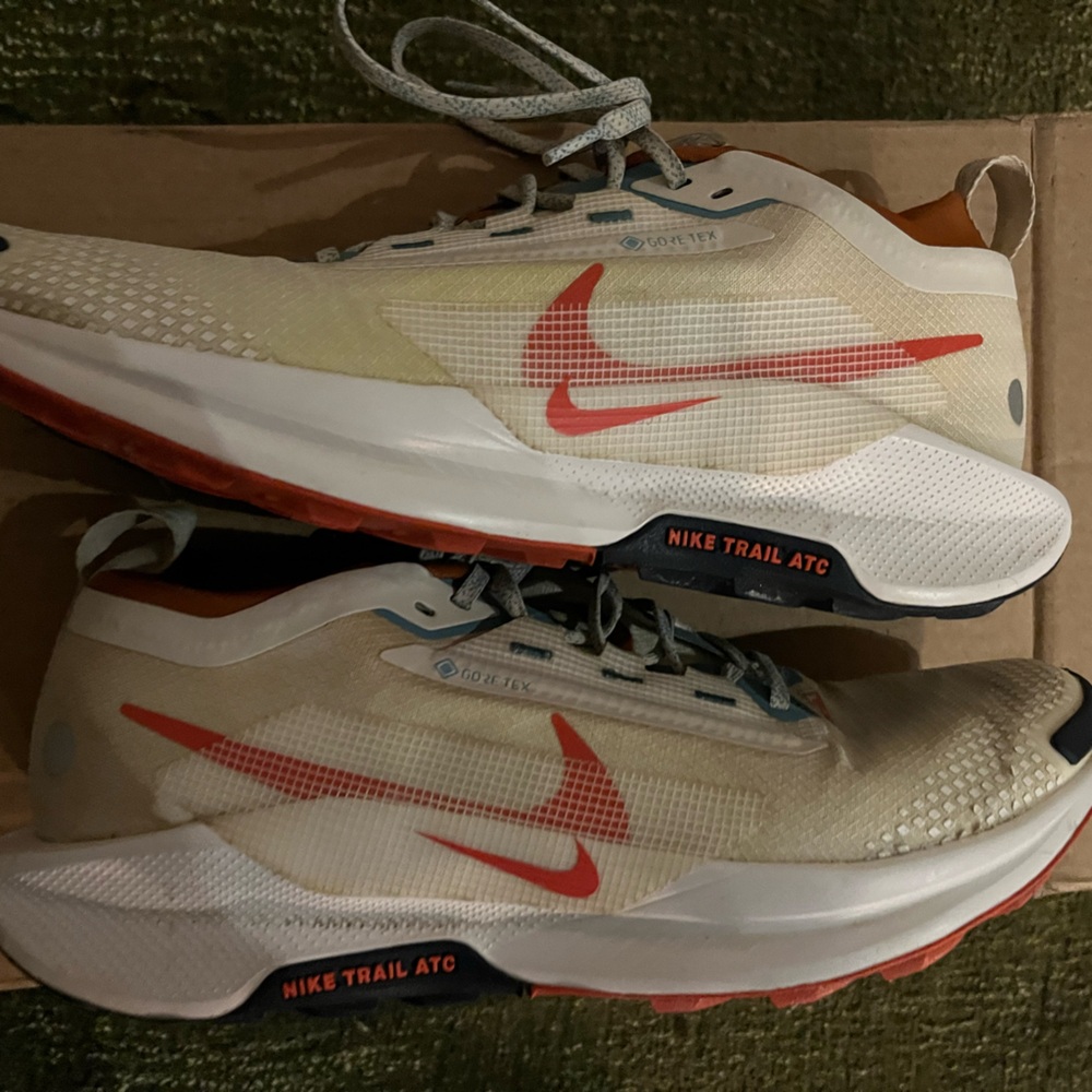 Nike Trail Pegasus goretex Men's Shoes - White and orange
